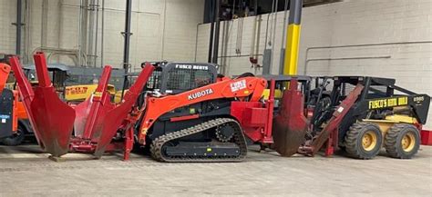 SKID STEER LX 985 W/TREE SPADE 52 INCH Rentals 